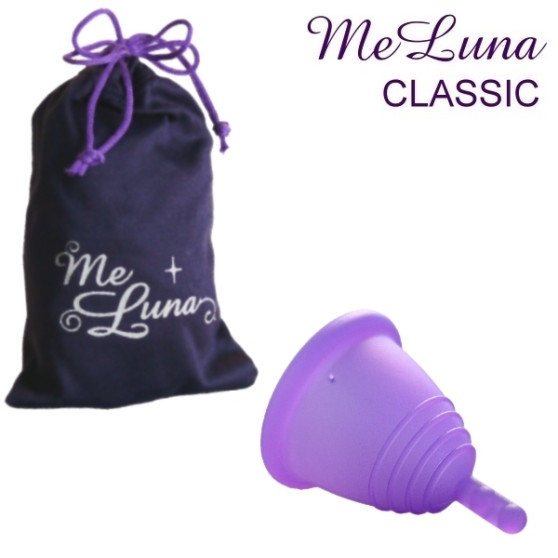 Menstruační kalíšek Me Luna Classic M Shorty se stopkou fialová (MELU118)